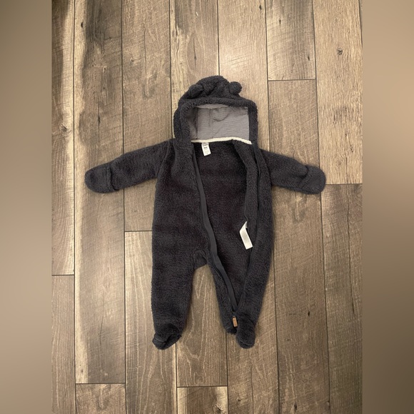 Carter’s Infant Sherpa Pram - Picture 2 of 4